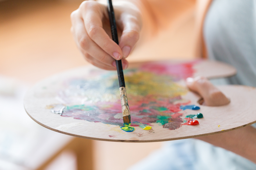 How Art Therapy In Memory Care Units In Airlee Court, VA Improves Mood And Quality Of Life
